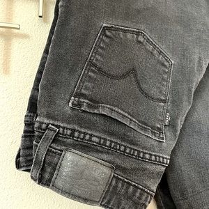 Levi’s | 711 Black Skinny Jeans